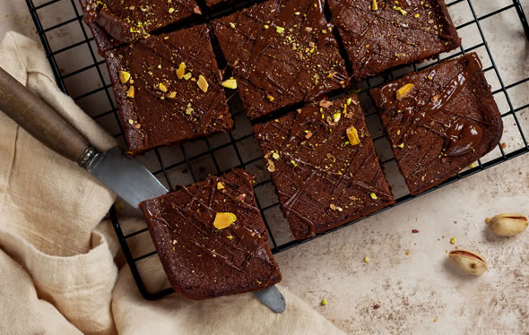 Brownie com creme de pistache: a receita que vai conquistar seu paladar