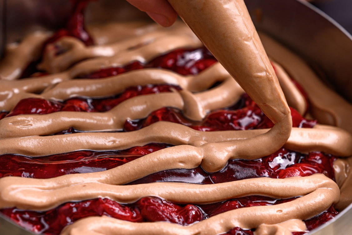 Um novo sabor que vai transformar suas receitas: Recheio Forneável Morango